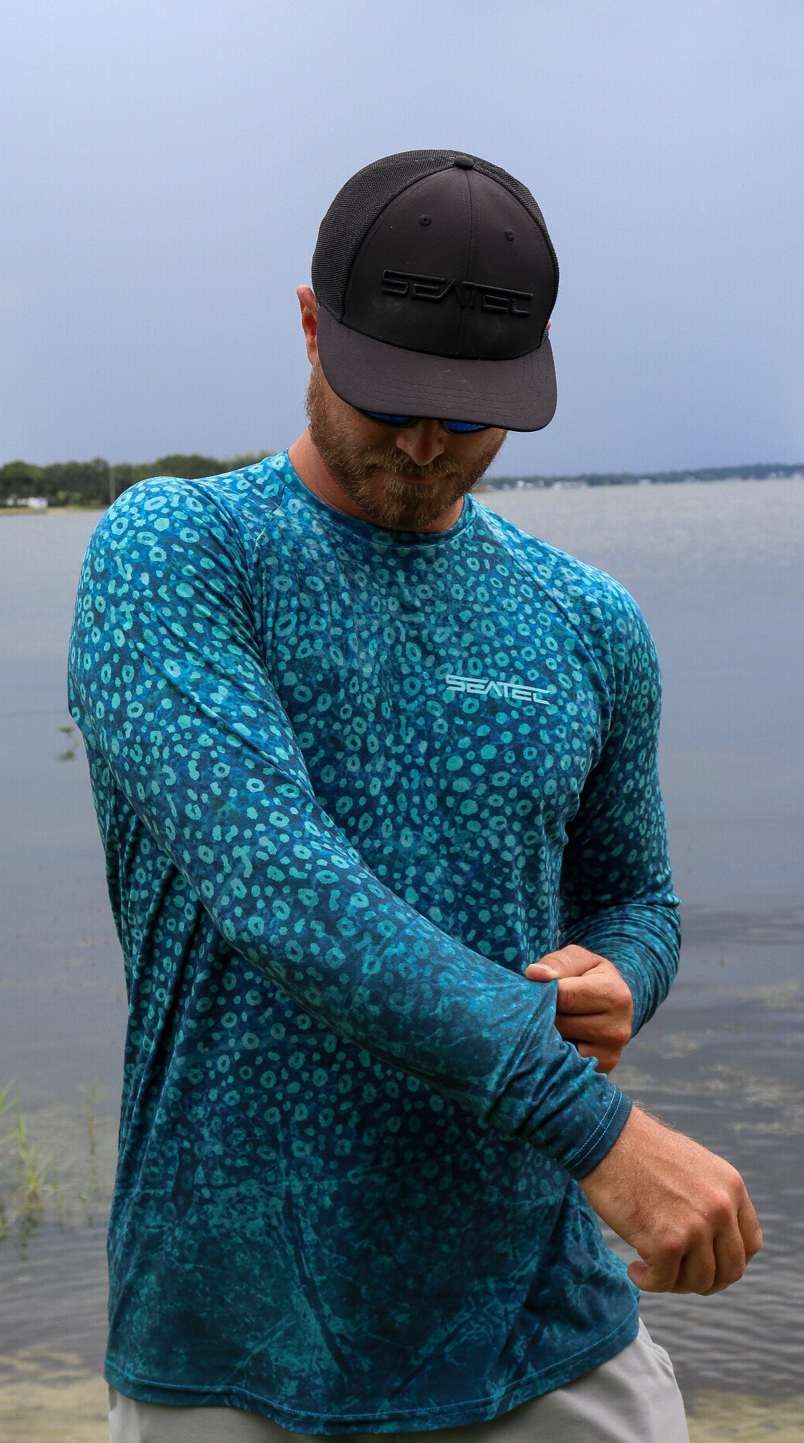 Eagle Ray Men's Crew Performance Shirt – Lightweight, moisture-wicking fishing shirt for active outdoor use with UPF sun protection