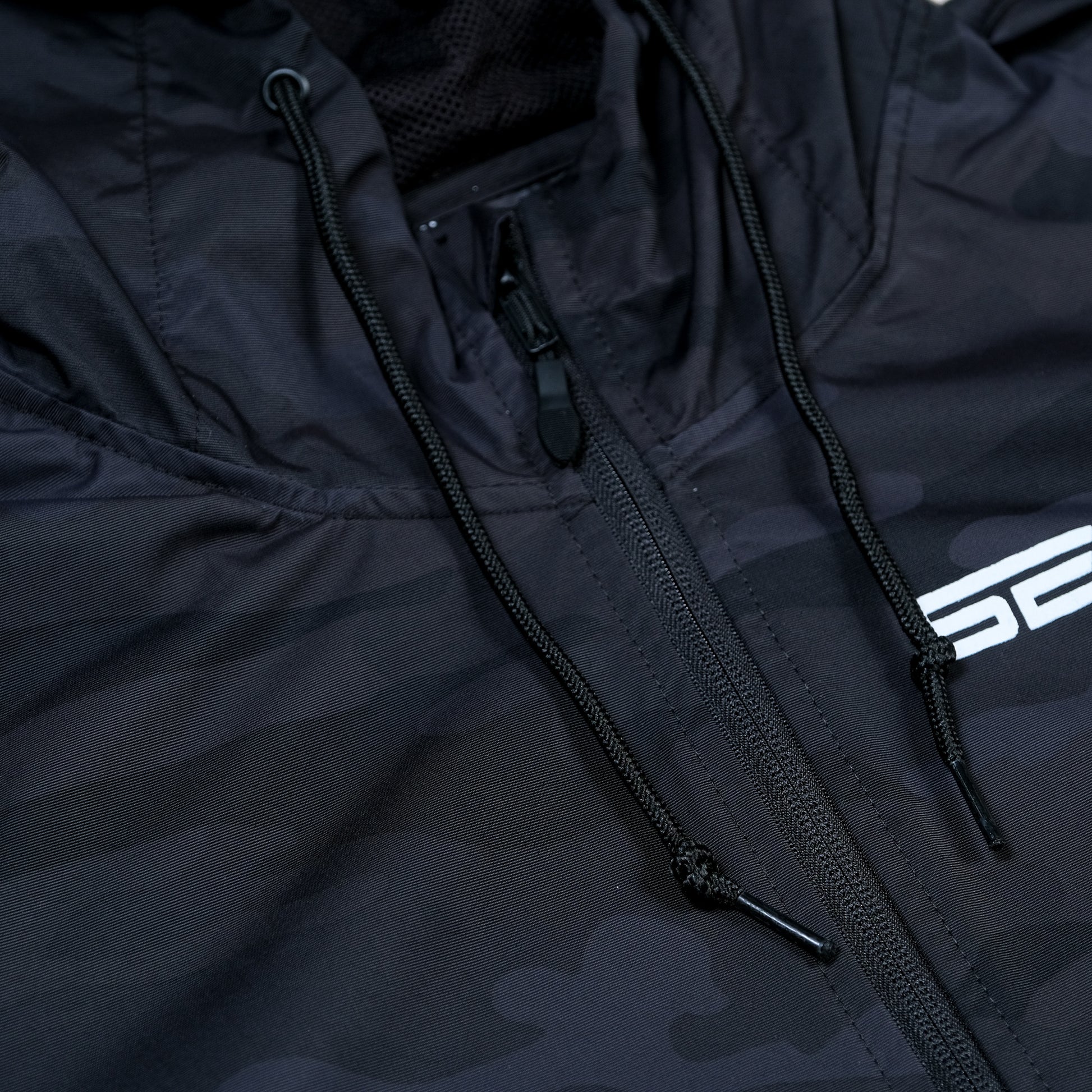 Water-repellent windbreaker